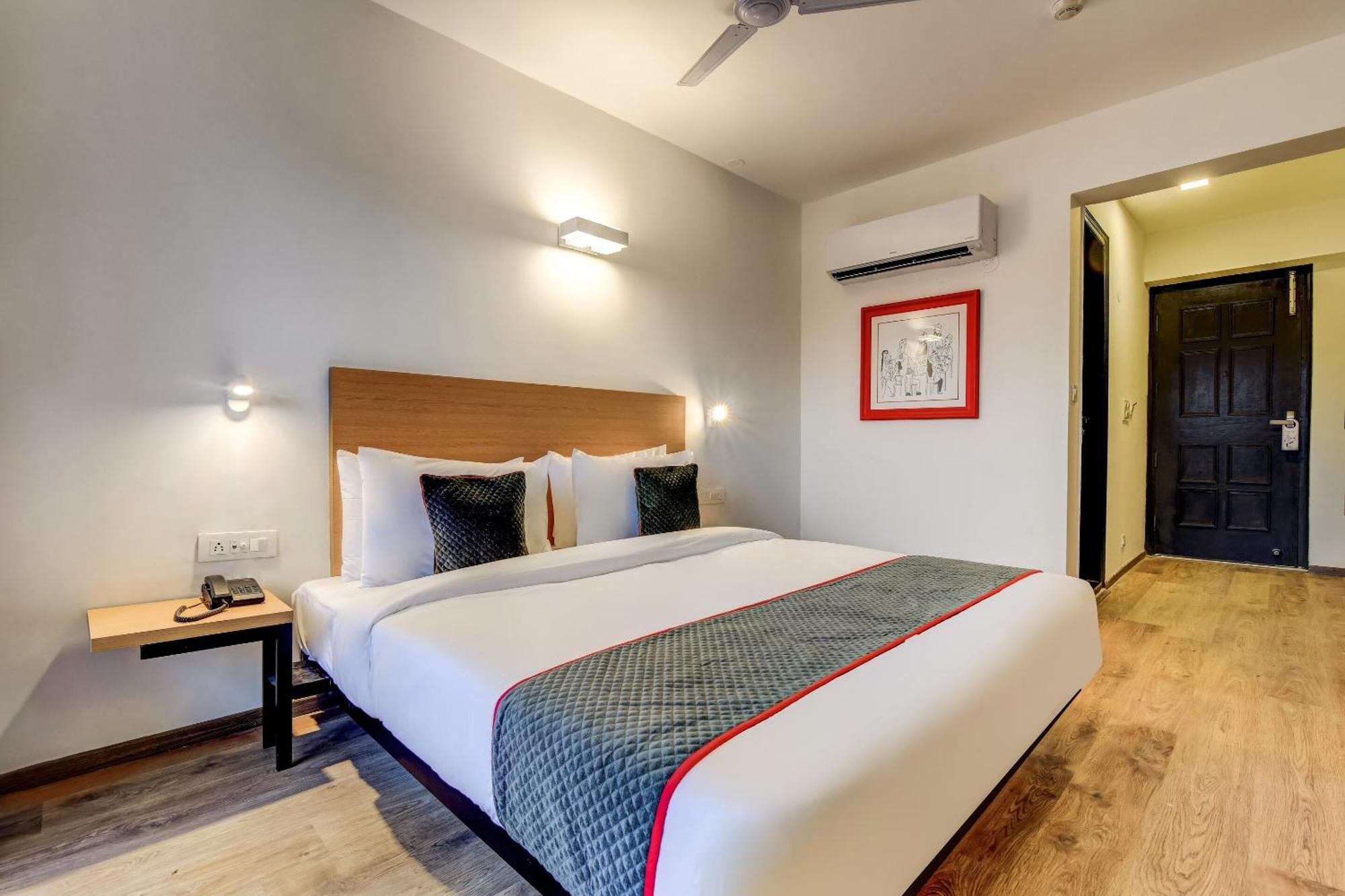 Townhouse Infinity Stays Gurgaon Exterior foto